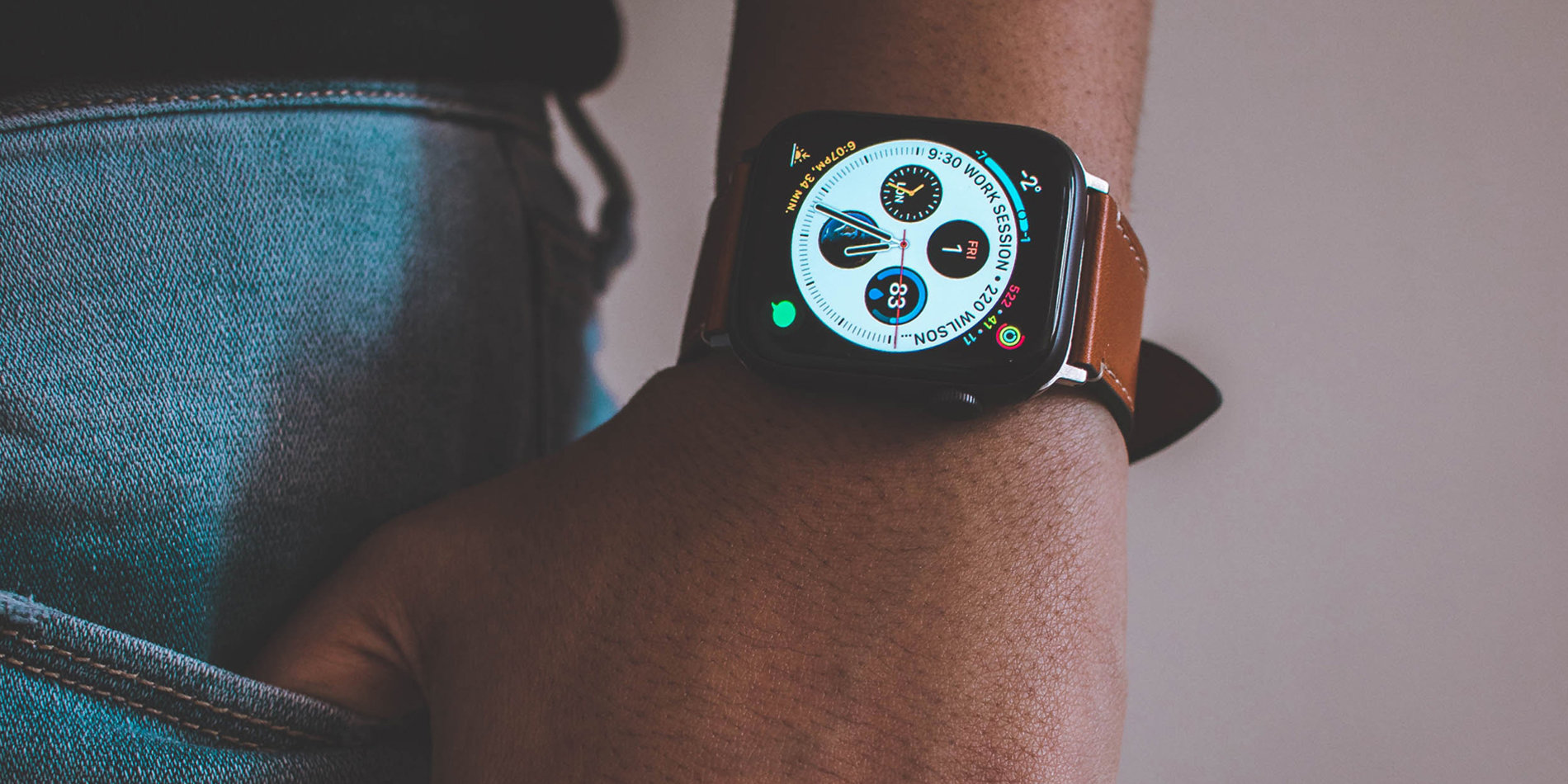 
The adoption of wearable electronics is limited by their need to derive power from bulky, rigid batteries that reduce comfort. | Unsplash/Nadine Shaabana